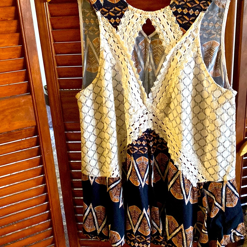 This top is Melrose and Market in a Large cotton navy blue and coral
